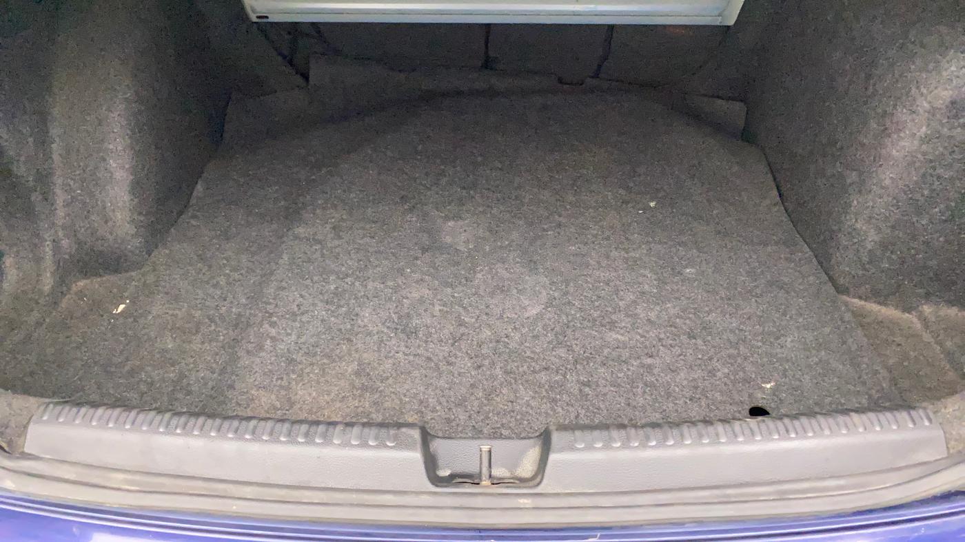 2012 Volkswagen Vento HIGHLINE DIESEL 1.6, Diesel, Manual, 1,16,545 km, Boot Inside