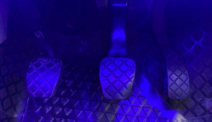 2012 Volkswagen Vento HIGHLINE DIESEL 1.6, Diesel, Manual, 1,16,545 km, Pedals