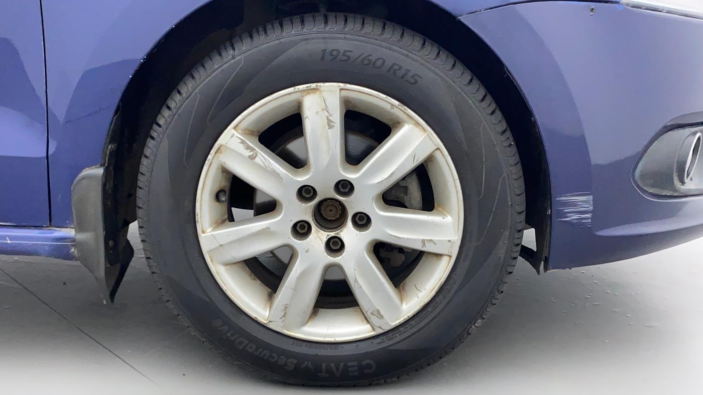 2012 Volkswagen Vento HIGHLINE DIESEL 1.6, Diesel, Manual, 1,16,545 km, Right Front Wheel