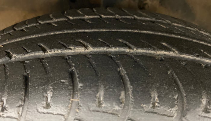 2015 Maruti Celerio ZXI AMT, Petrol, Automatic, 39,716 km, Left Front Tyre Tread