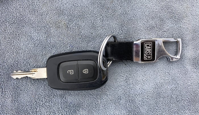 2018 Renault Duster RXS 85 PS, Diesel, Manual, 27,339 km, Key Close Up