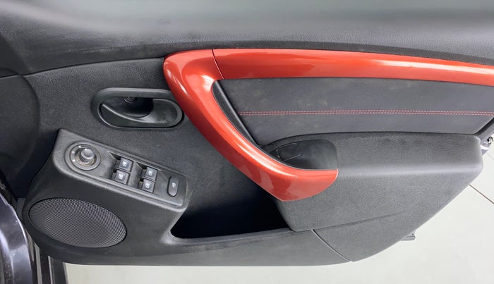 2018 Renault Duster RXS 85 PS, Diesel, Manual, 27,339 km, Driver Side Door Panels Control