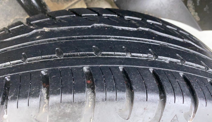 2018 Renault Duster RXS 85 PS, Diesel, Manual, 27,339 km, Left Rear Tyre Tread