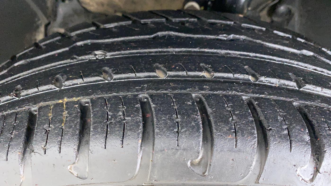 2018 Renault Duster RXS 85 PS, Diesel, Manual, 27,339 km, Left Front Tyre Tread