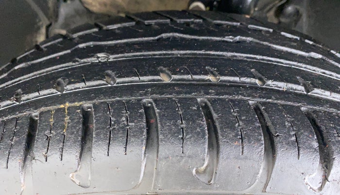 2018 Renault Duster RXS 85 PS, Diesel, Manual, 27,339 km, Left Front Tyre Tread