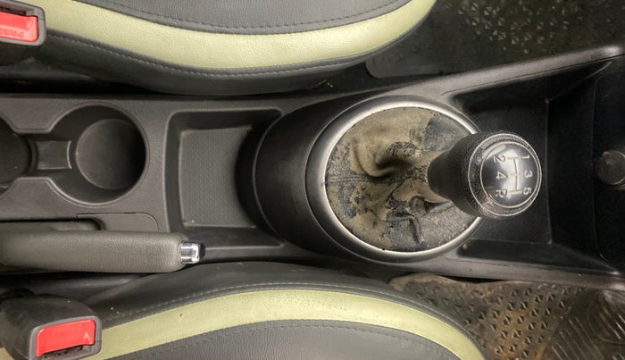 2013 Hyundai i20 MAGNA 1.2, Petrol, Manual, 33,491 km, Gear Lever