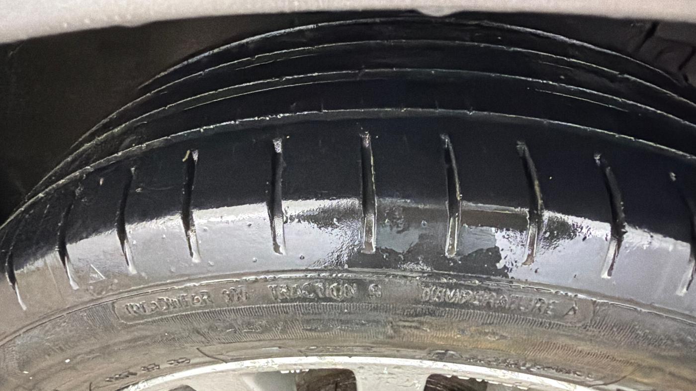 2016 Maruti Ciaz ZXI+, Petrol, Manual, 50,796 km, Right Front Tyre Tread