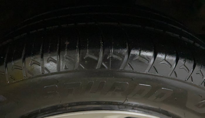 2021 Maruti S PRESSO VXI (O) CNG, CNG, Manual, 97,128 km, Right Front Tyre Tread