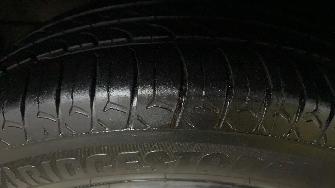 2021 Maruti S PRESSO VXI (O) CNG, CNG, Manual, 96,749 km, Left Front Tyre Tread