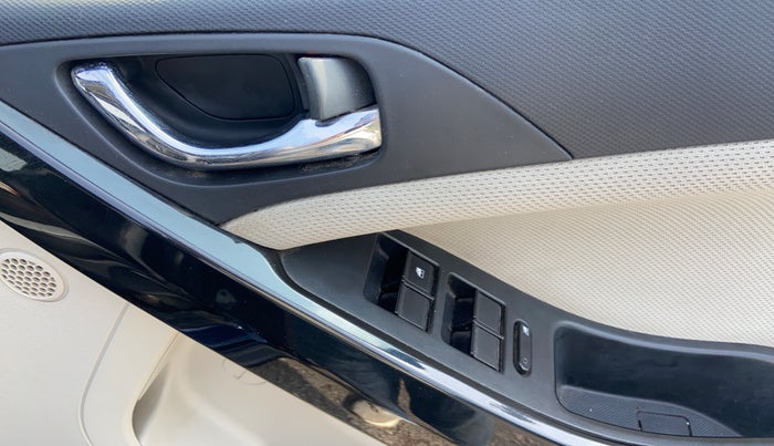 2022 Tata NEXON XZ PLUS (HS) PETROL, Petrol, Manual, 45,501 km, Driver Side Door Panels Control