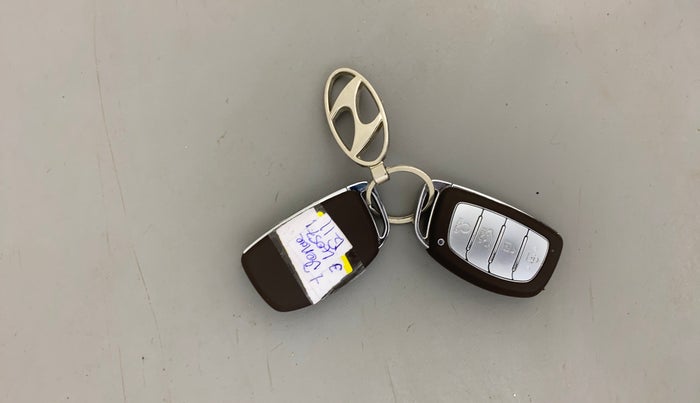 2023 Hyundai VENUE SX (O) 1.0 TURBO DCT, Petrol, Automatic, 10,401 km, Key Close Up