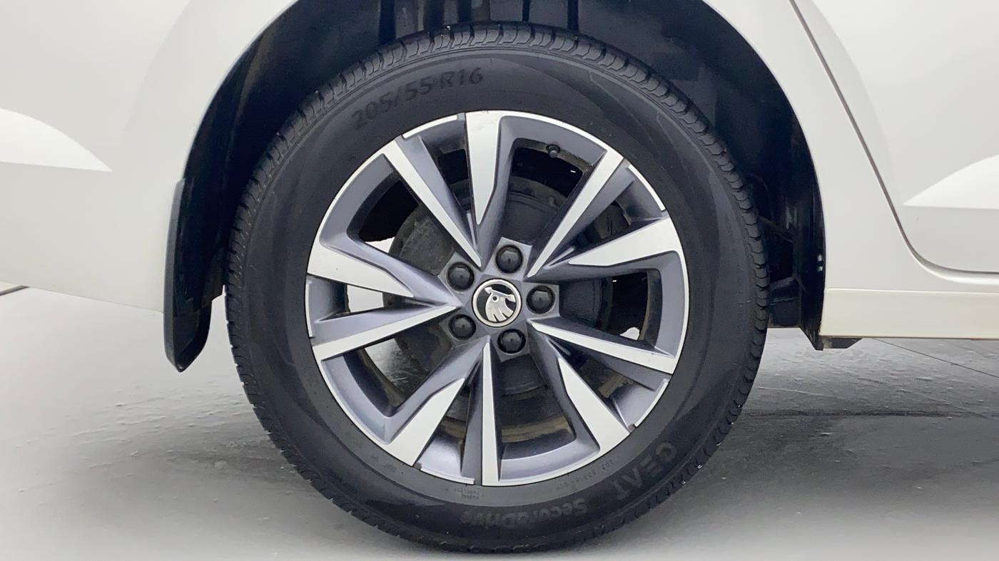 2022 Skoda SLAVIA STYLE 1.5L TSI DSG, Petrol, Automatic, 27,937 km, Right Rear Wheel