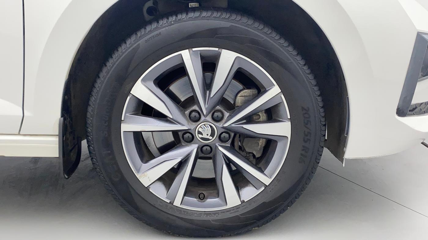 2022 Skoda SLAVIA STYLE 1.5L TSI DSG, Petrol, Automatic, 27,937 km, Right Front Wheel