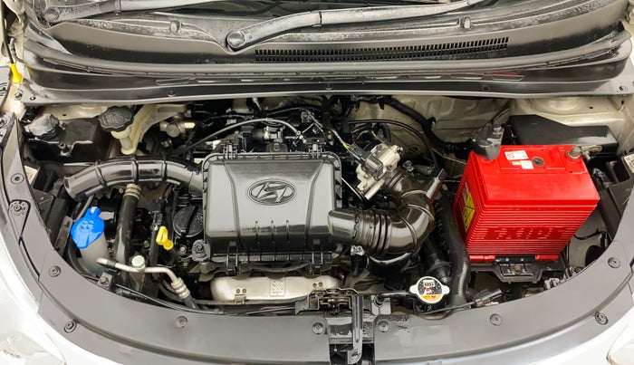2015 Hyundai i10 SPORTZ 1.1, Petrol, Manual, 59,954 km, Engine View
