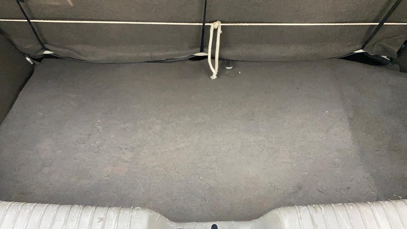2015 Hyundai i10 SPORTZ 1.1, Petrol, Manual, 59,954 km, Boot Inside