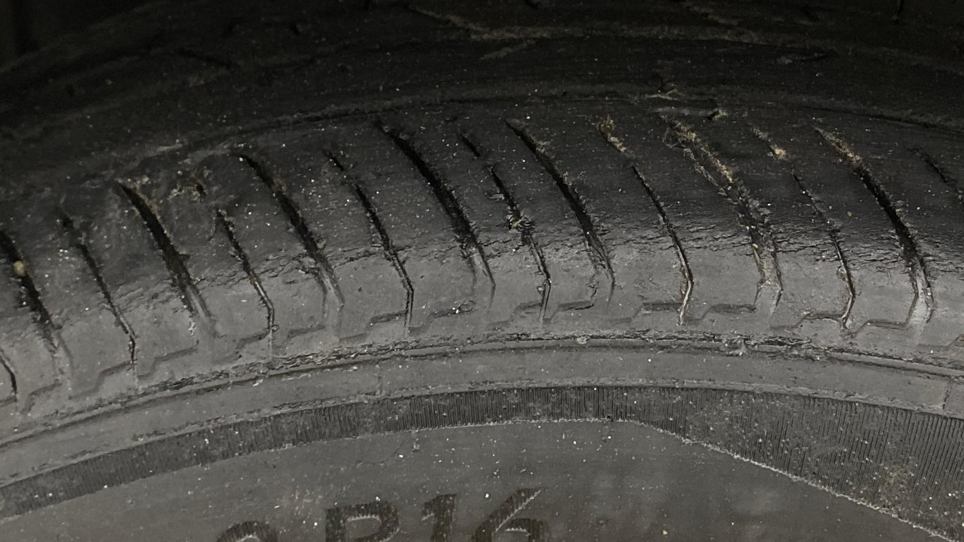 2022 Nissan MAGNITE XV PREMIUM TURBO (O), Petrol, Manual, 54,858 km, Left Front Tyre Tread