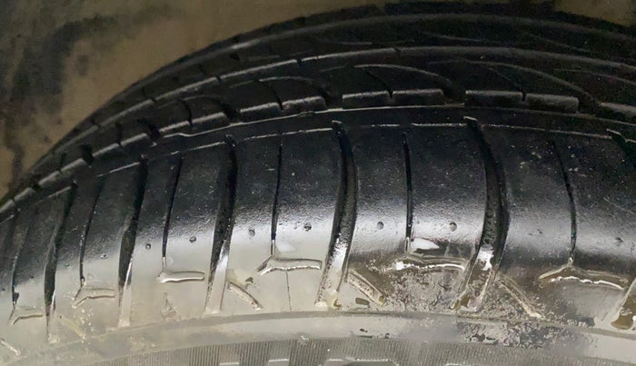 2020 Toyota Glanza G, CNG, Manual, 55,831 km, Right Front Tyre Tread