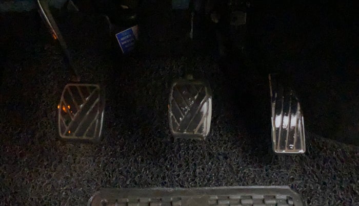 2020 Toyota Glanza G, CNG, Manual, 55,831 km, Pedals