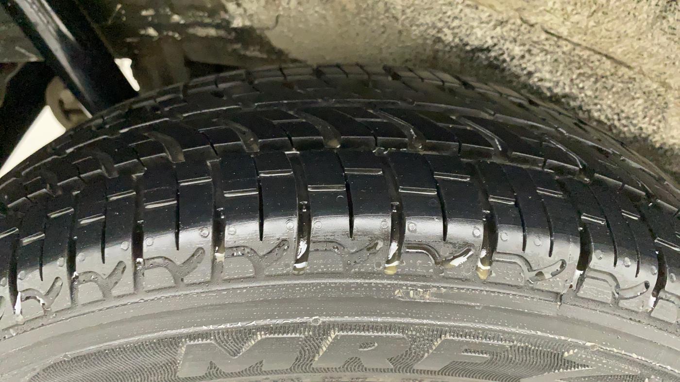 2017 Maruti Wagon R 1.0 VXI, Petrol, Manual, 42,837 km, Right Rear Tyre Tread