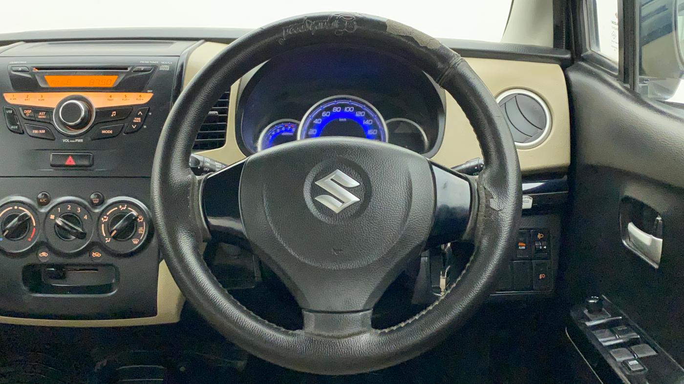 2017 Maruti Wagon R 1.0 VXI, Petrol, Manual, 42,837 km, Steering Wheel Close Up