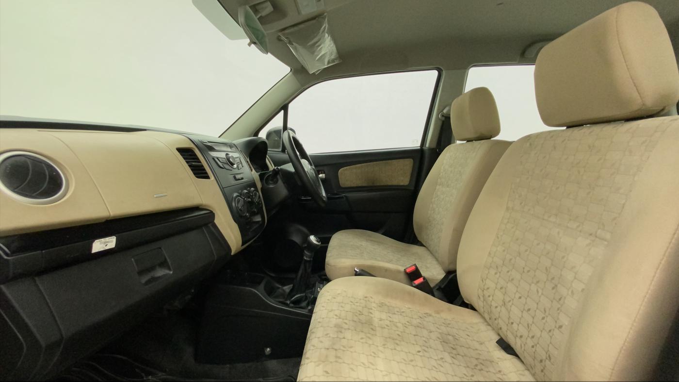 2017 Maruti Wagon R 1.0 VXI, Petrol, Manual, 42,837 km, Right Side Front Door Cabin