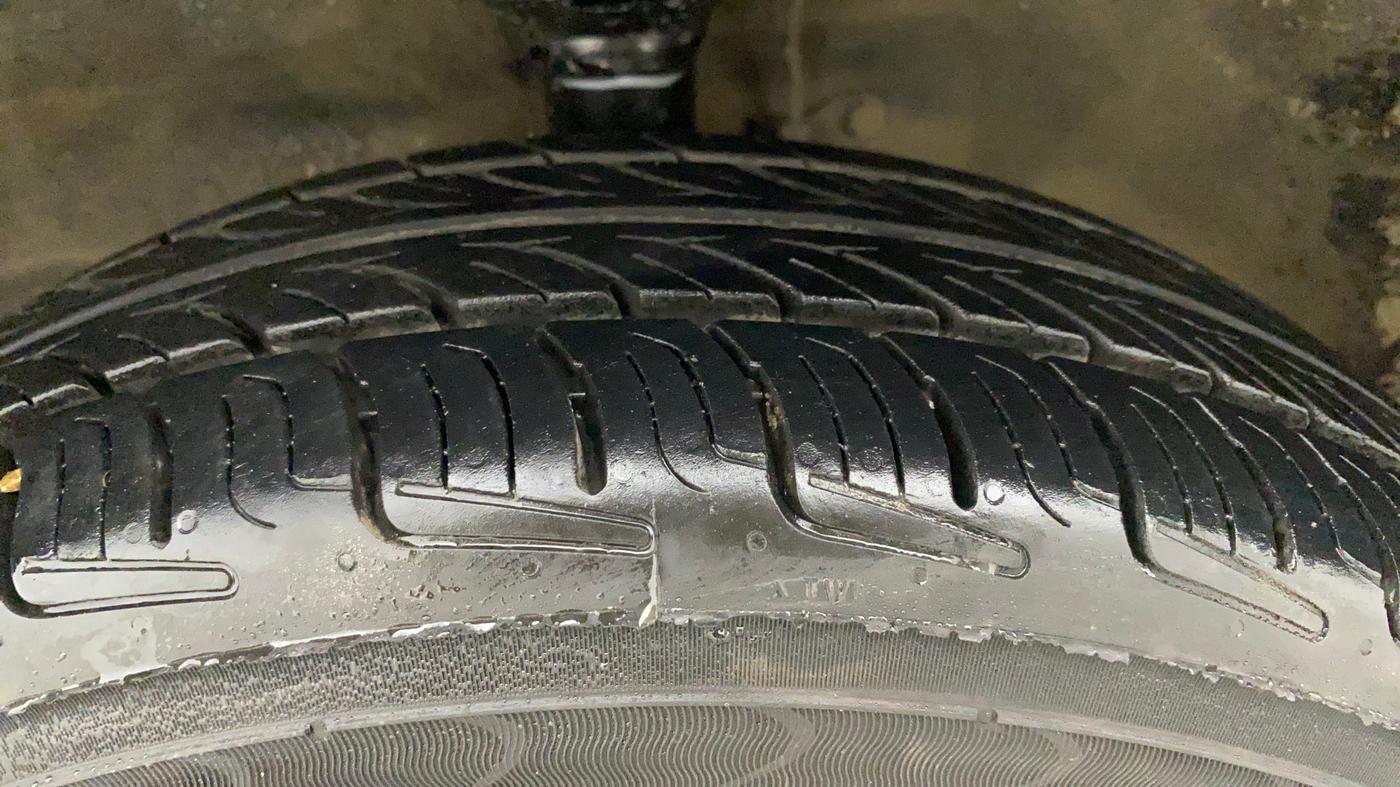 2017 Maruti Wagon R 1.0 VXI, Petrol, Manual, 42,837 km, Left Front Tyre Tread