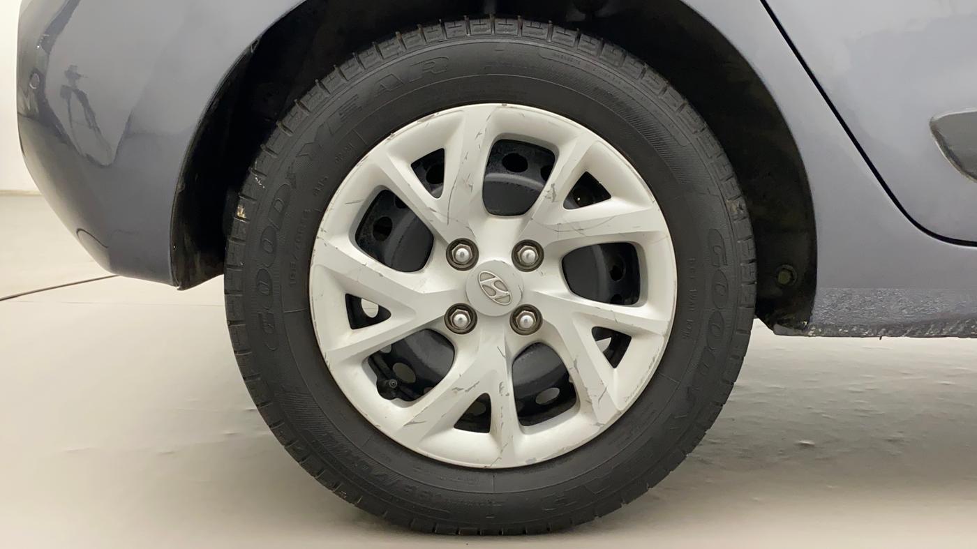 2018 Hyundai Grand i10 SPORTZ 1.2 KAPPA VTVT, CNG, Manual, 95,573 km, Right Rear Wheel