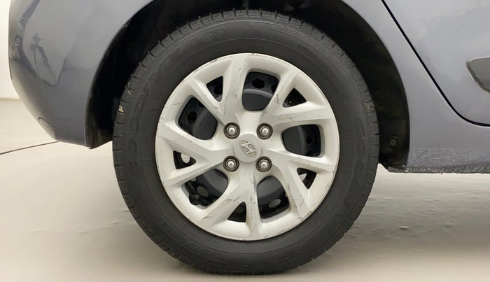 2018 Hyundai Grand i10 SPORTZ 1.2 KAPPA VTVT, CNG, Manual, 95,573 km, Right Rear Wheel
