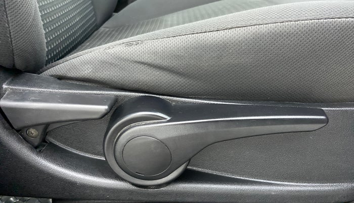 2017 Tata Tiago XZ 1.2 REVOTRON, Petrol, Manual, 18,338 km, Driver Side Adjustment Panel