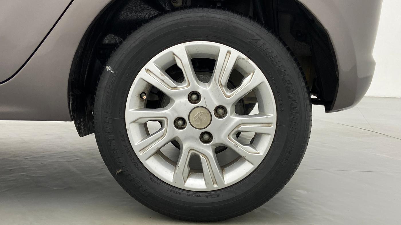 2017 Tata Tiago XZ 1.2 REVOTRON, Petrol, Manual, 18,338 km, Left Rear Wheel