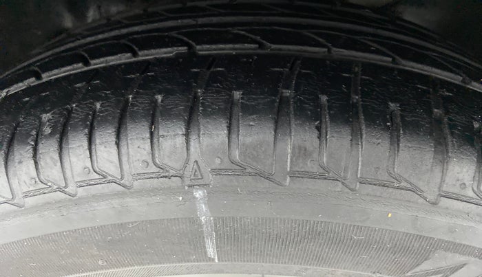 2017 Tata Tiago XZ 1.2 REVOTRON, Petrol, Manual, 18,338 km, Left Front Tyre Tread