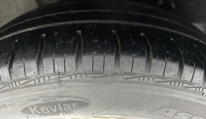 2017 Tata Tiago XZ 1.2 REVOTRON, Petrol, Manual, 18,338 km, Right Rear Tyre Tread