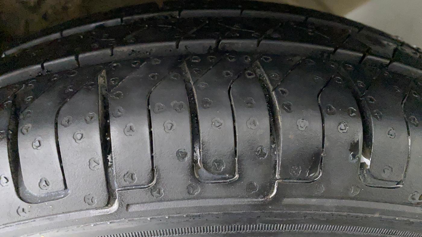 2018 Maruti Wagon R 1.0 LXI CNG, CNG, Manual, 37,824 km, Left Rear Tyre Tread