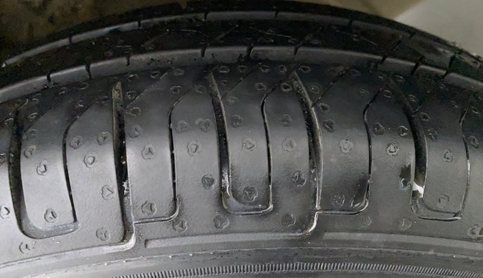2018 Maruti Wagon R 1.0 LXI CNG, CNG, Manual, 37,824 km, Left Rear Tyre Tread