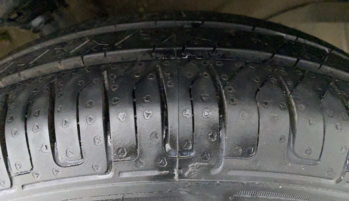 2018 Maruti Wagon R 1.0 LXI CNG, CNG, Manual, 37,824 km, Left Front Tyre Tread