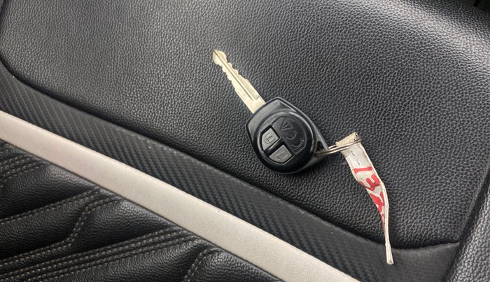 2019 Maruti Swift VXI AMT, Petrol, Automatic, 93,409 km, Key Close Up