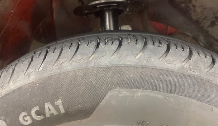 2019 Maruti Swift VXI AMT, Petrol, Automatic, 93,409 km, Right Front Tyre Tread