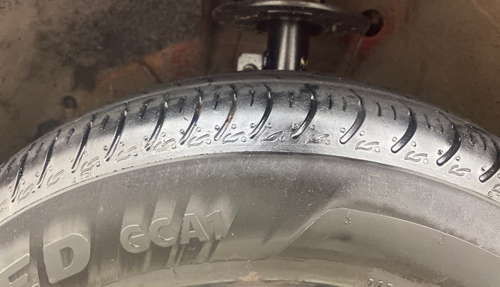 2019 Maruti Swift VXI AMT, Petrol, Automatic, 93,409 km, Left Front Tyre Tread