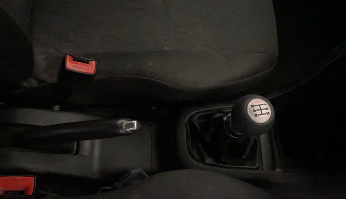 2015 Maruti Swift VXI, CNG, Manual, 75,871 km, Gear Lever