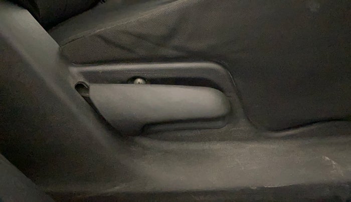 2015 Maruti Swift VXI, CNG, Manual, 75,871 km, Driver Side Adjustment Panel