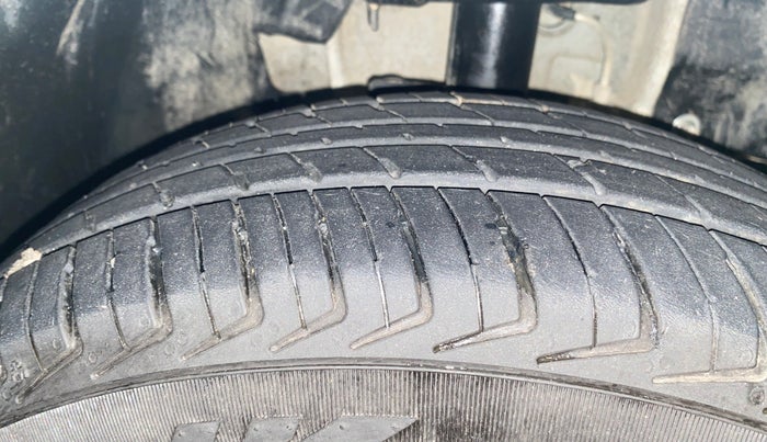 2018 Tata Tiago XM PETROL, Petrol, Manual, 65,164 km, Right Front Tyre Tread