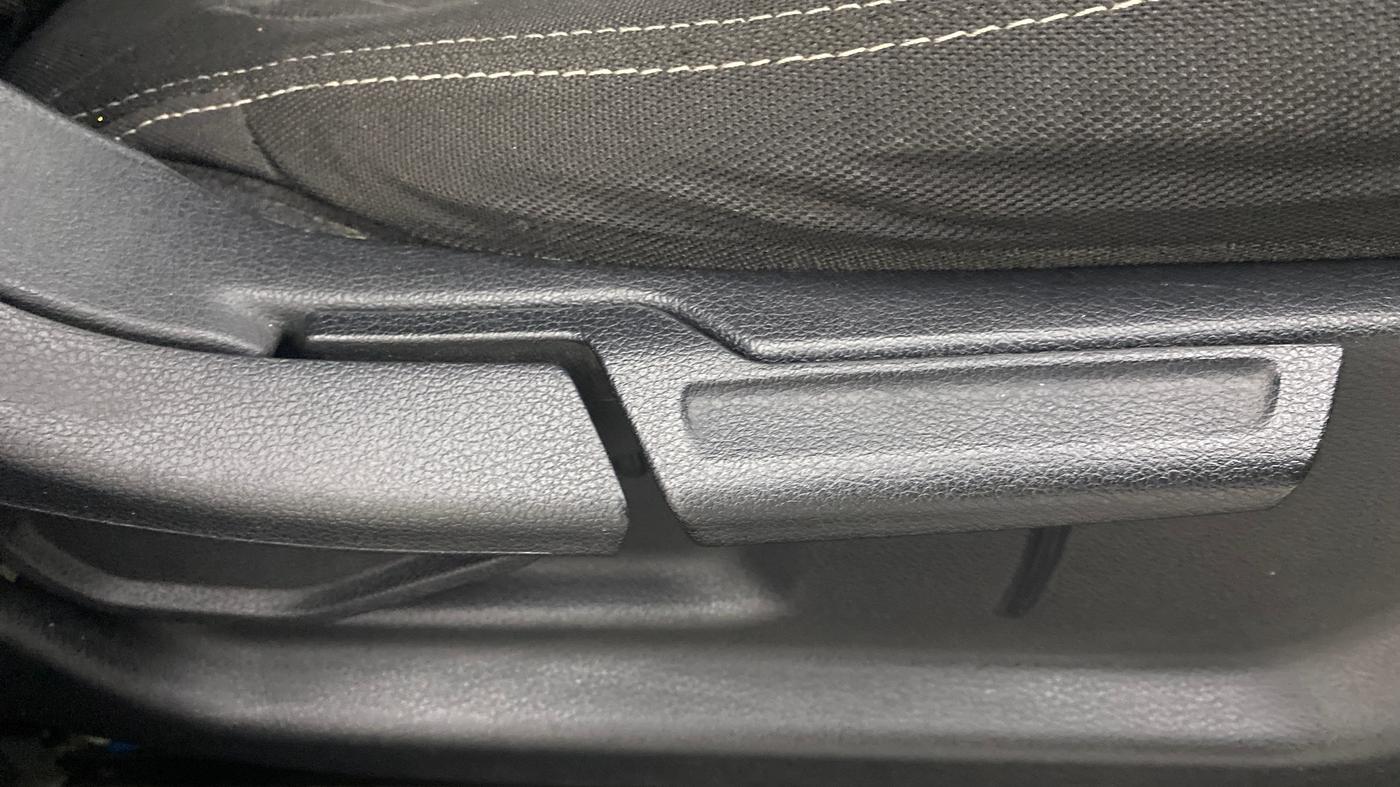 2019 Hyundai VENUE SX PLUS 1.0 TURBO DCT, Petrol, Automatic, 52,745 km, Driver Side Adjustment Panel