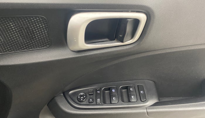 2019 Hyundai VENUE SX PLUS 1.0 TURBO DCT, Petrol, Automatic, 52,745 km, Driver Side Door Panels Control