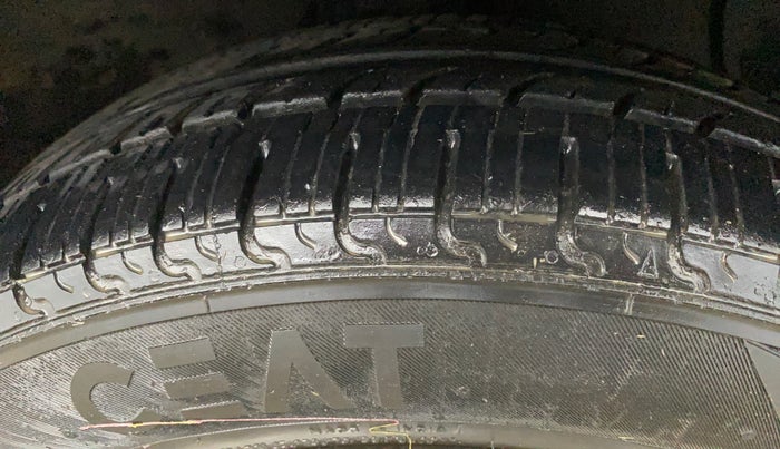 2015 Hyundai Grand i10 SPORTZ 1.2 KAPPA VTVT, Petrol, Manual, 46,264 km, Right Front Tyre Tread