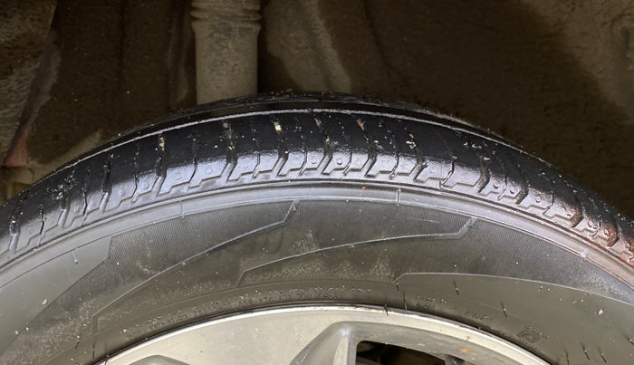 2019 Hyundai Verna 1.6 VTVT SX + AT, Petrol, Automatic, 62,731 km, Right Rear Tyre Tread