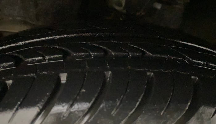 2012 Hyundai i10 SPORTZ 1.2 AT, Petrol, Automatic, 16,568 km, Left Front Tyre Tread