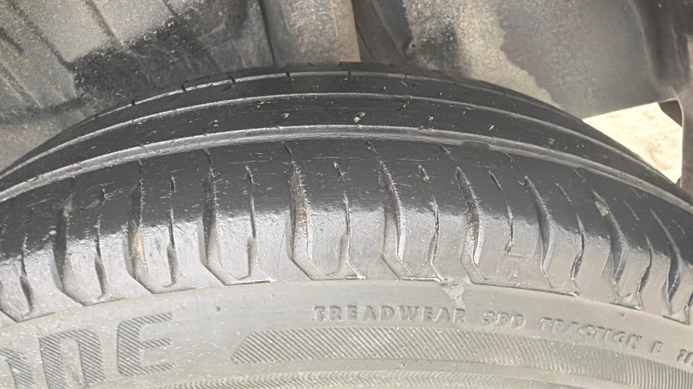 2018 Maruti Swift VXI, Petrol, Manual, 77,143 km, Left Rear Tyre Tread