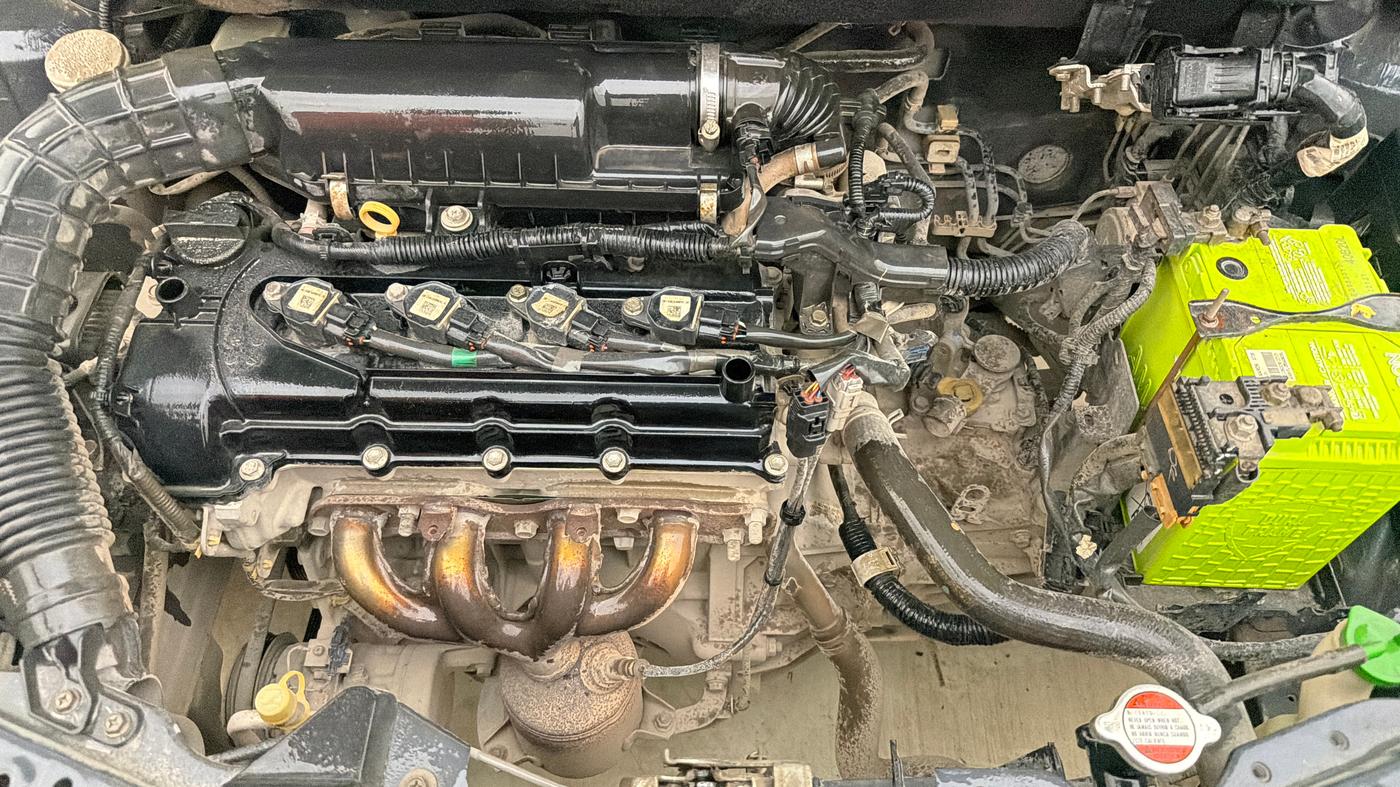 2018 Maruti Swift VXI, Petrol, Manual, 77,143 km, Engine View