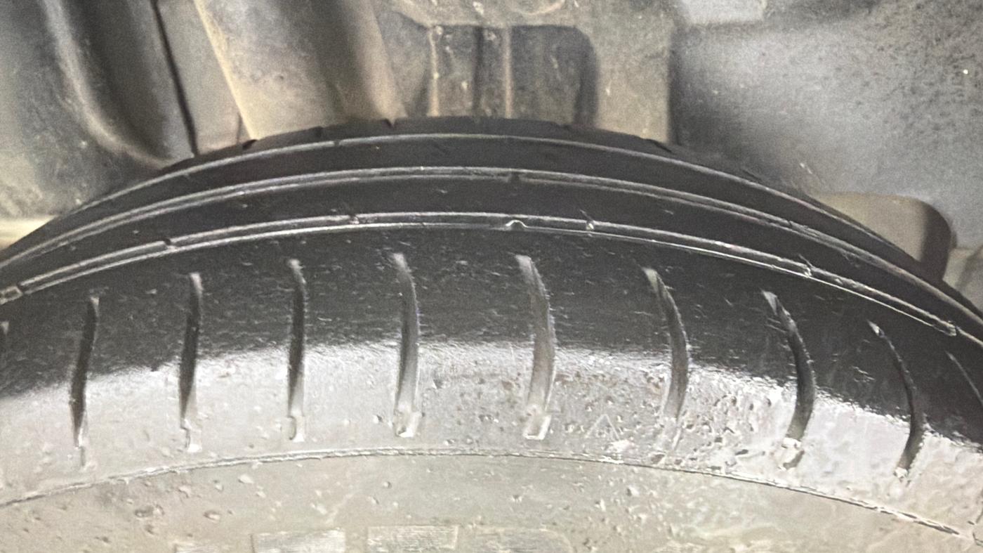 2018 Maruti Swift VXI, Petrol, Manual, 77,143 km, Right Rear Tyre Tread