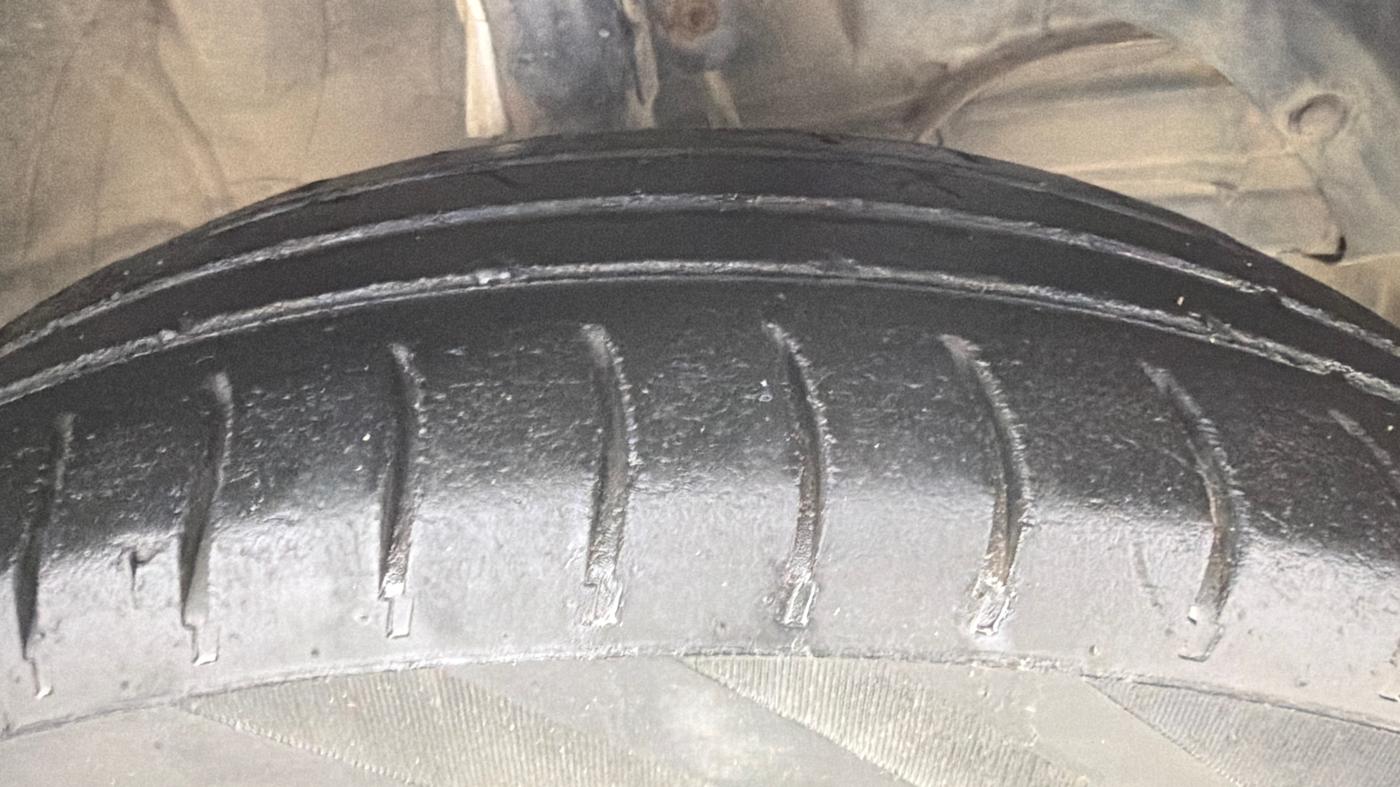 2018 Maruti Swift VXI, Petrol, Manual, 77,143 km, Right Front Tyre Tread